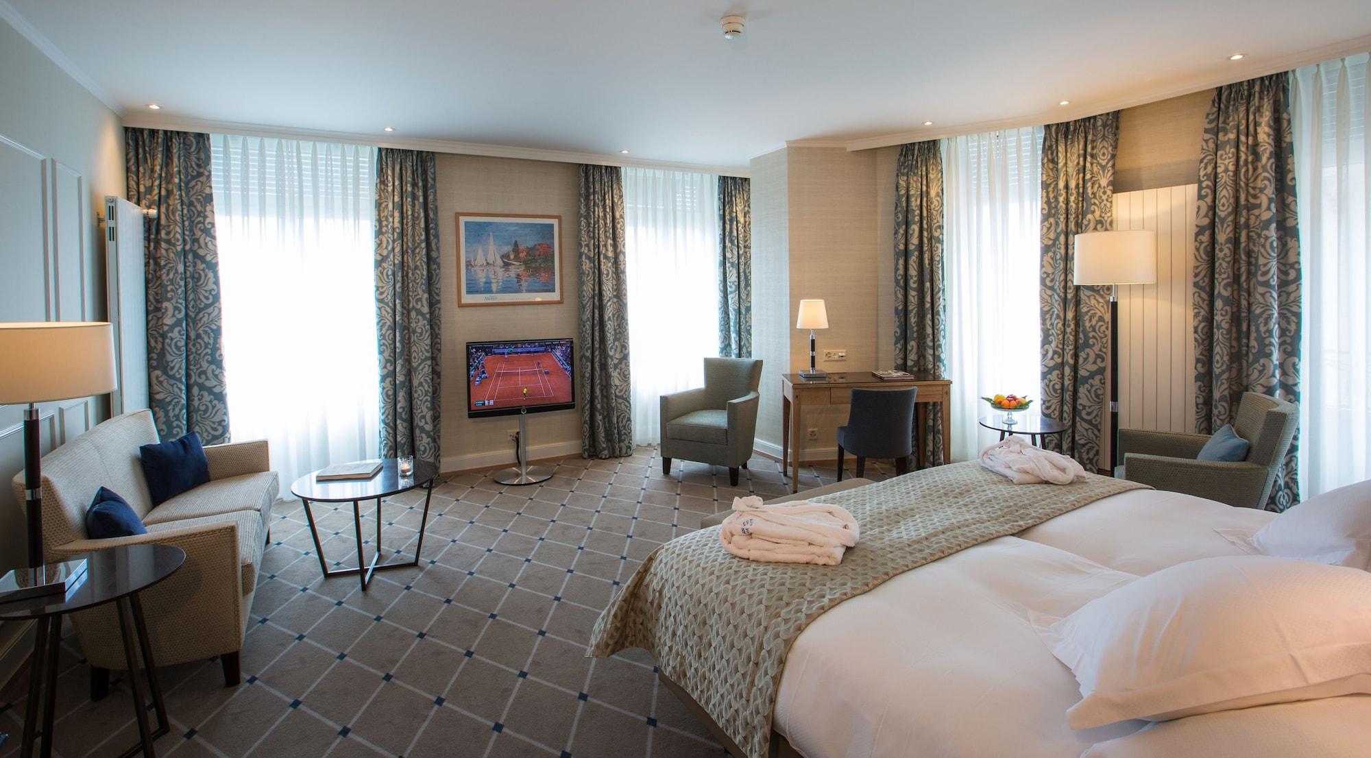 De La Paix Hotel 4*