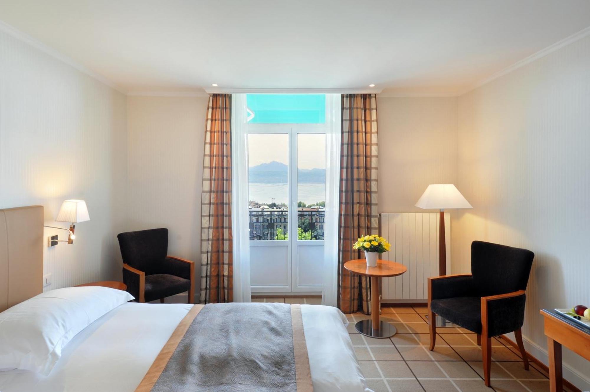 Hotel De La Paix 4*