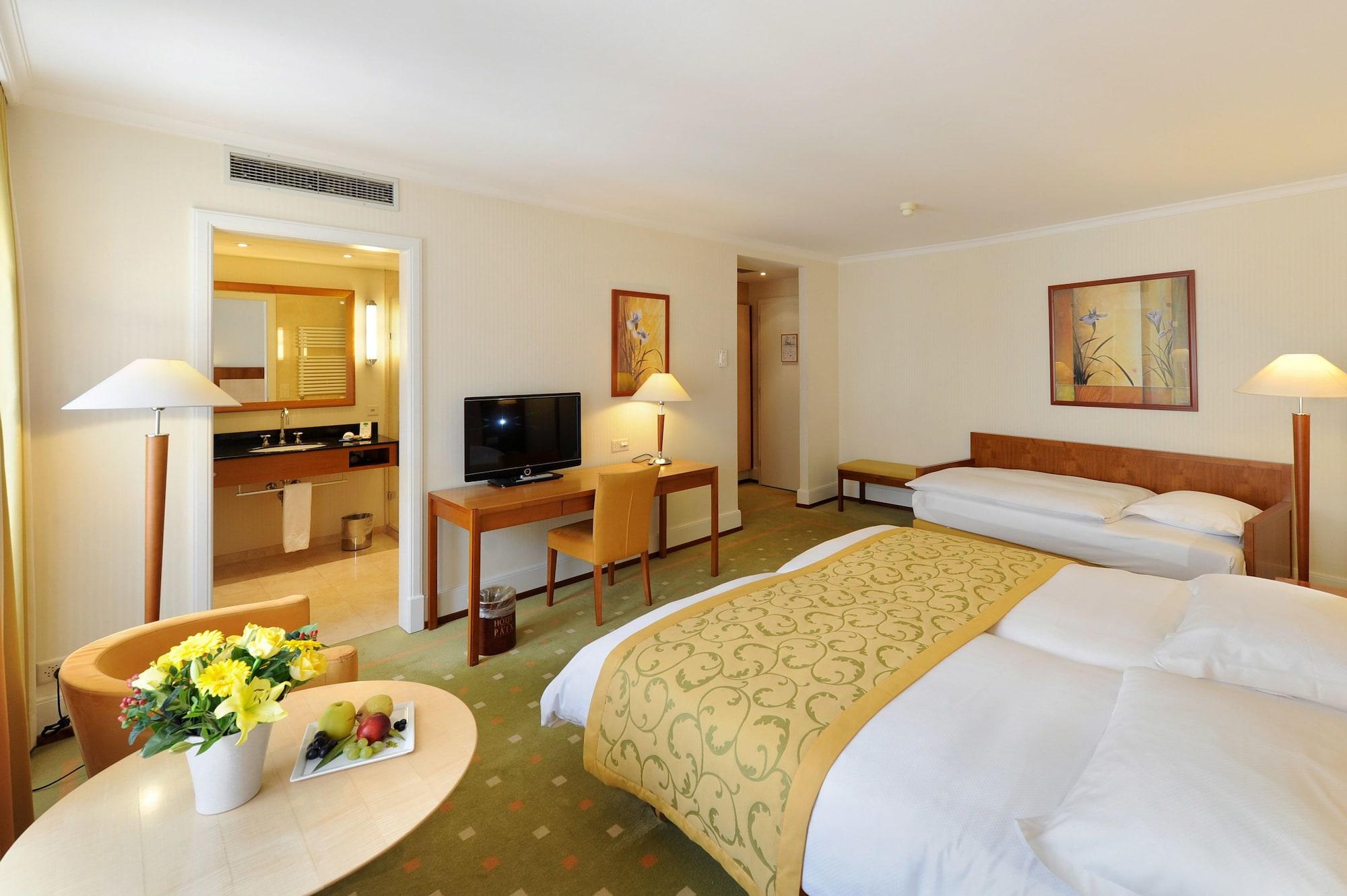 De La Paix Hotel 4*