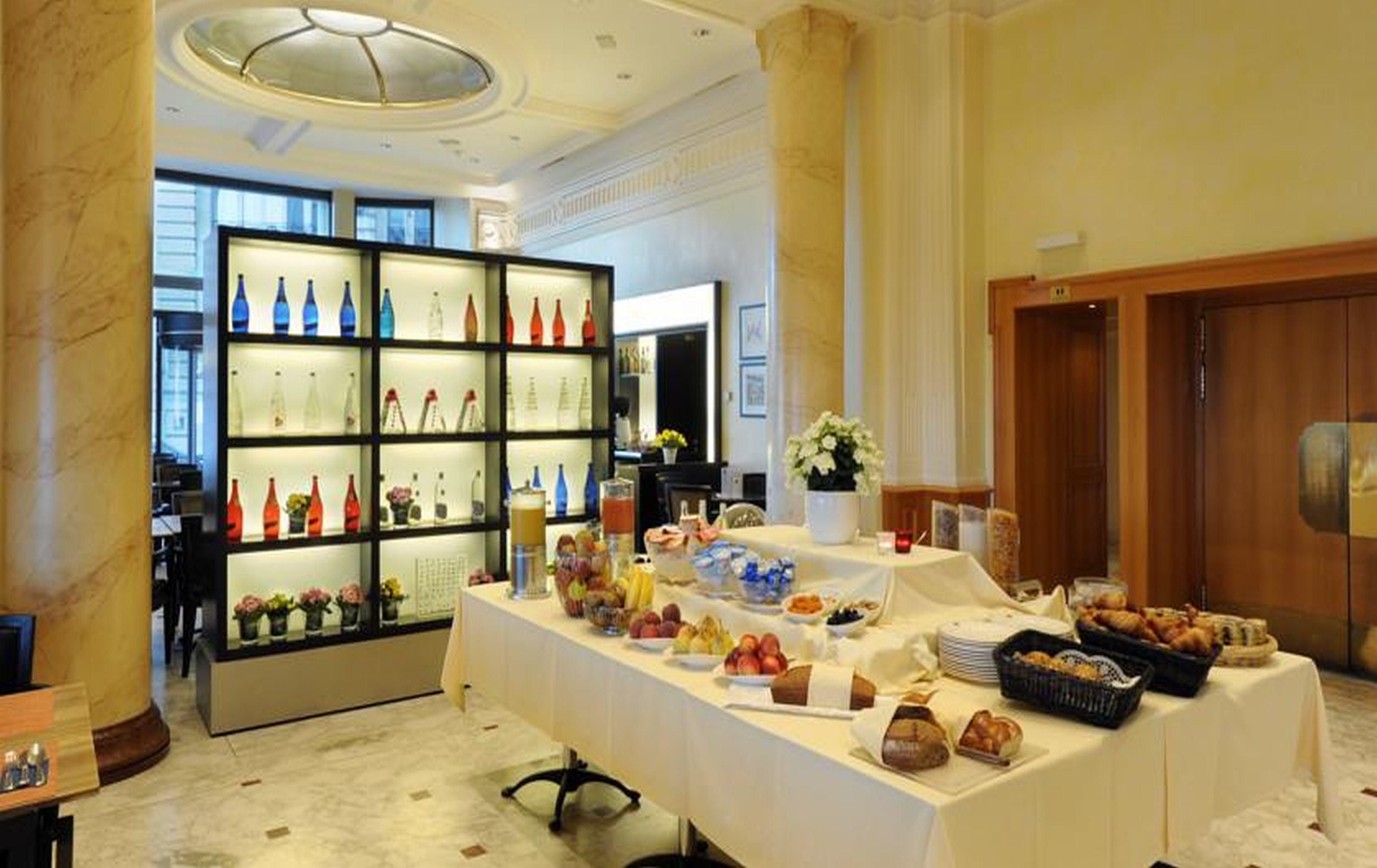 De La Paix Hotel